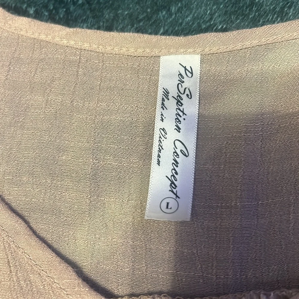 Light taupe short sleeve blouse - Picture 2 of 4